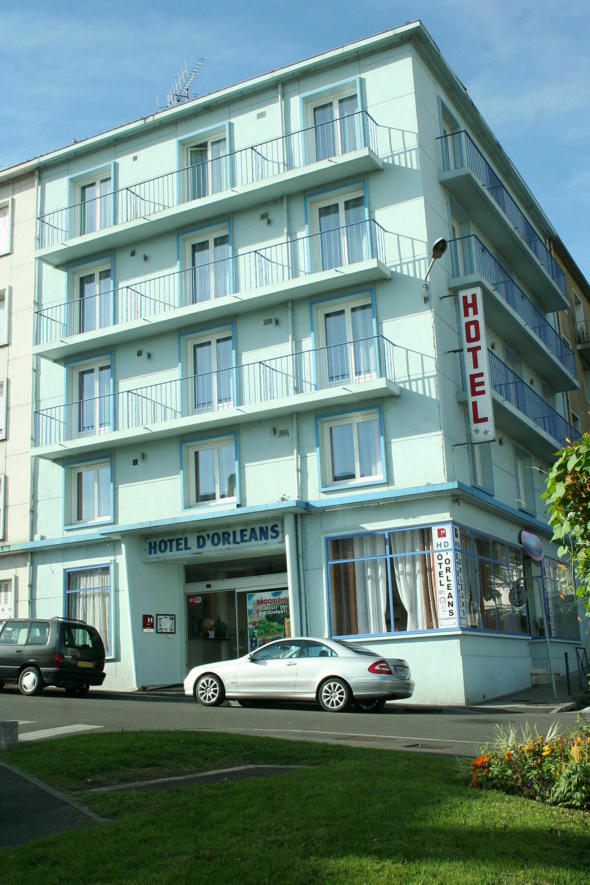 Hotel D'Orleans Ангулем Экстерьер фото