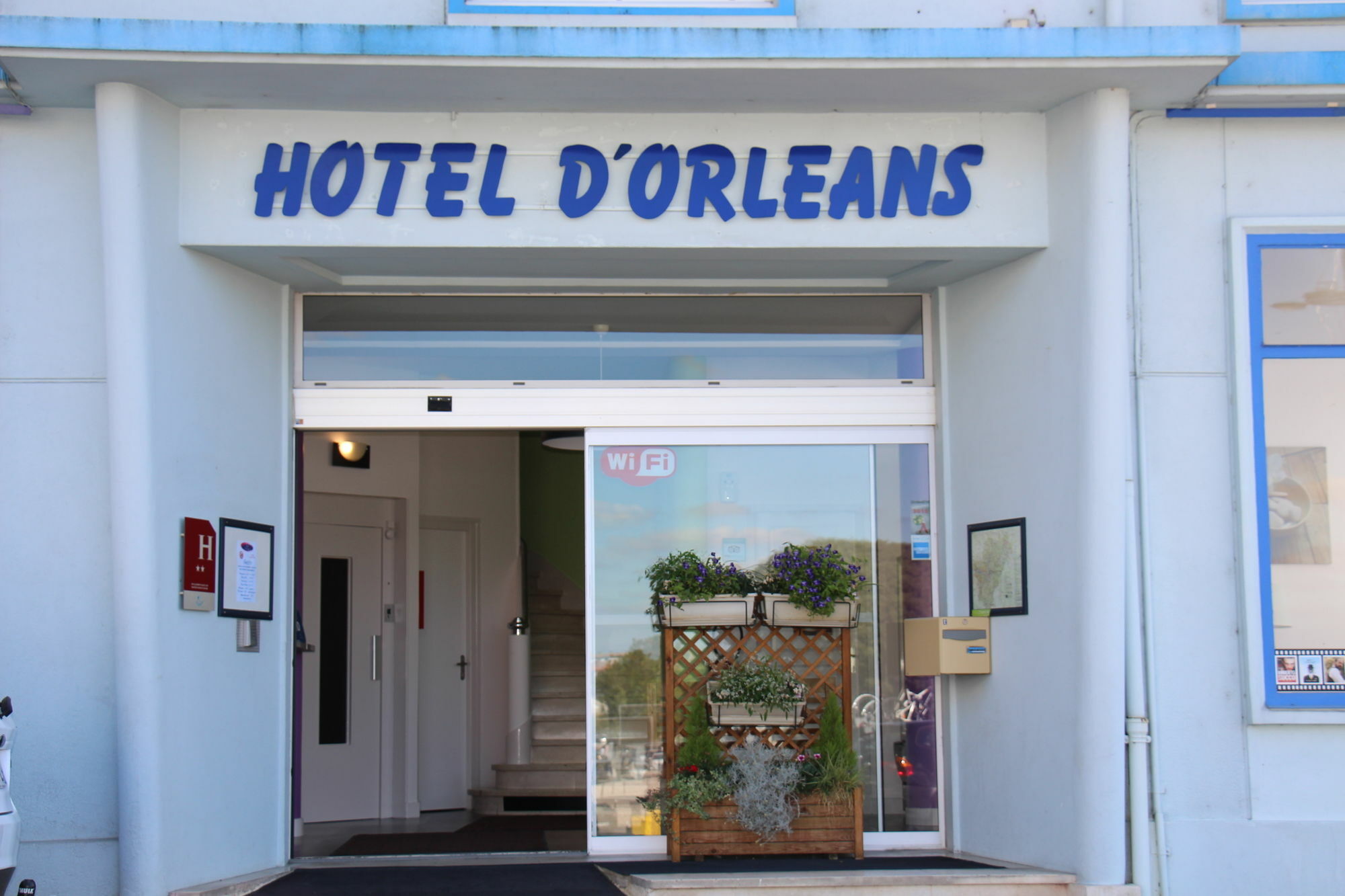 Hotel D'Orleans Ангулем Экстерьер фото
